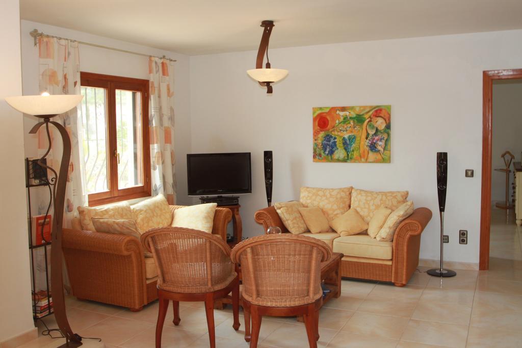 Chrisuli - Well Furnished Villa With Panoramic Views In モライラ 部屋 写真
